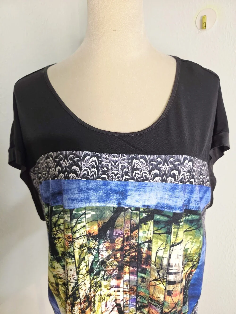 Style & Co. Black Top with Blue & Multicolor Scenic Print on the Front, Size XL - Picture 4 of 8